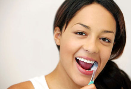 Răng đổi màu và cách điều trị